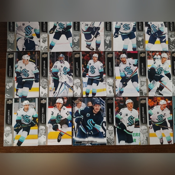 Seattle Kraken NHL Upper Deck 25 card lot (Wright, Geekie RC) - Picture 5 of 5